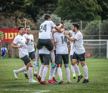 מחכים לחידוש הליגה. שחקני טירה (נזיה סולטן)