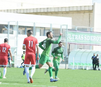 מודאג מהמכה הכלכלית. רפי עמוס (אורי גבאי)