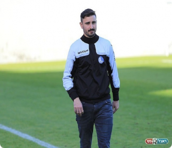 מחפש מקום גבוה. ליאור טל (קובי פורטל)