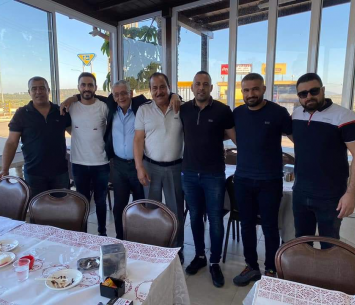 זועבי במעמד החתימה