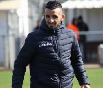 דורש את החוב. מוחא באדיר (נזיה סולטאן)