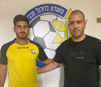 בן חמו לצד היושב ראש טום אזריאל