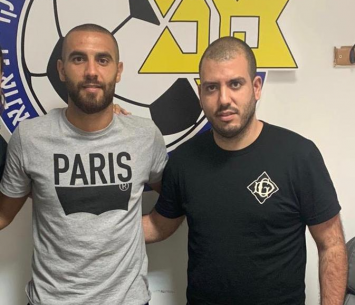 חלאיילה במעמד החתימה