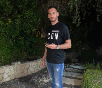 טל במעמד החתימה