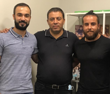 חירבאווי במעמד החתימה