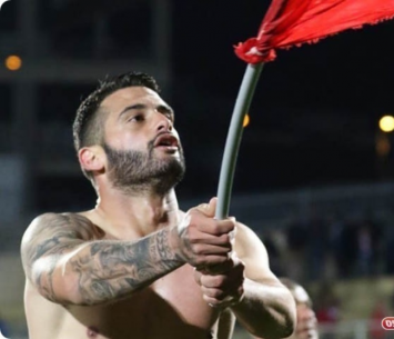 עזב את הבית. נדב מוניס (נזיה סולטאן)