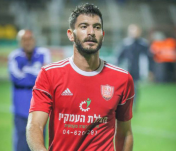 מגיע לחזק. מועמר קראקרה (נזיה סולטאן)