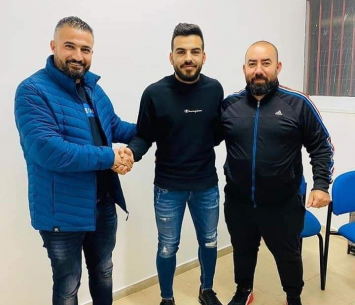 מריסאת במעמד החתימה