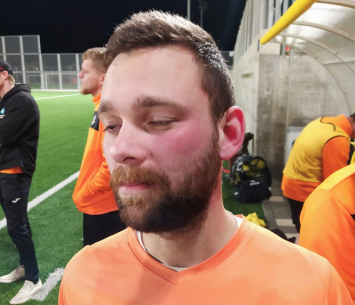 המכה בעינו. בורדוקובסקי (צילום: אלכסנדר גורלניק, מ.ס. כרמל חיפה)