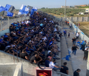 יגיעו בהמוניהם. אוהדי שפרעם (צילום: דוניא גנטוס)