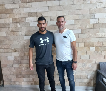 מארגיה במעמד החתימה