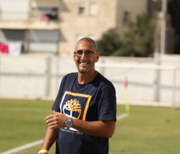עוזב בראש מורם. ווהאב
