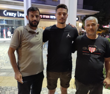 השחקן במעמד החתימה