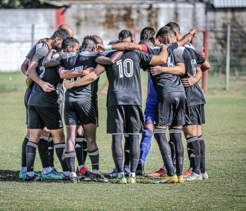 ניצחון קטן גדול. שחקני טירה (צילום: נזיה סולטאן)