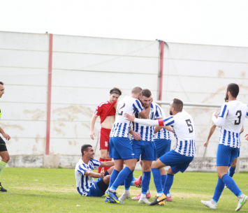 שחקני צעירי כפר כנא חוגגים (דאפר מחאמיד)