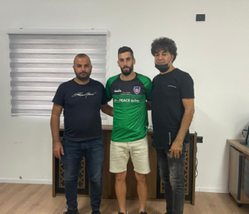 יעזוב. אסייג במעמד החתימה