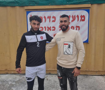 מחאמיד במעמד החתימה