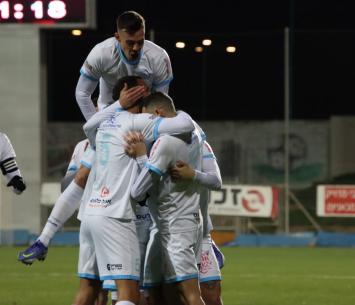 שערים אדירים. שחקני יפו (בן מלניק)