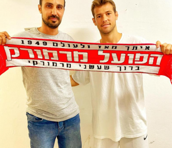 רוזנבליט במעמד החתימה