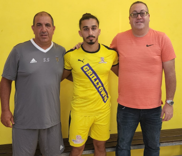 יהונתן במעמד החתימה