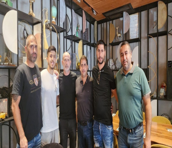 בר ירוחם וראשי צעירי טייבה במעמד החתימה