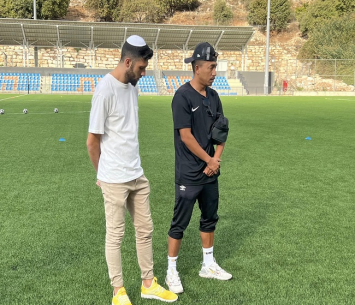 עבר לגזרה הצפונית. משה ריי באימון הבכורה (יגאל שיש)