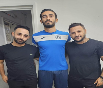 ביביאשווילי במעמד החתימה