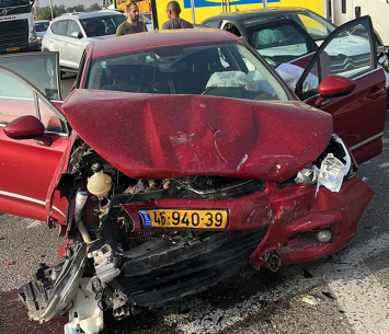 אוטו לאחר התאונה