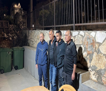 חזר לקבוצת האם. מוחמד נוג'ידאת לצד חברי הנהלת המועדון וסוכנו, רועי סימוני