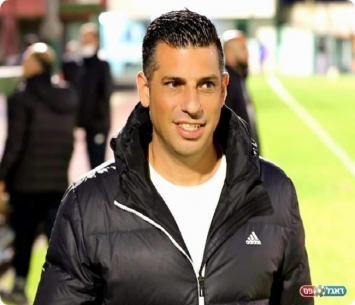 מצליח בהרצליה. בראון