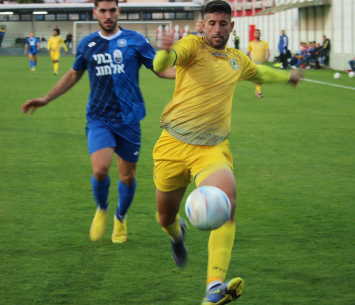 עוד שער חשוב. שרון (צילום: מכבי יבנה)