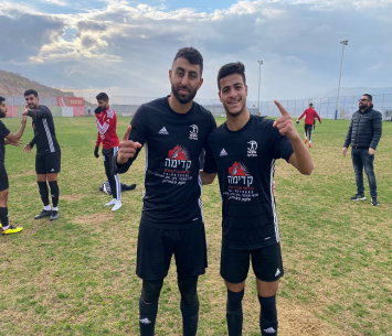 תמונת ניצחון. הכובשים לזכות בועיינה (דוניא גנטוס)