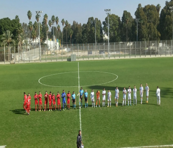 חלוקת נקודות. שחקני שתי הקבוצות (עמית עפרוני)