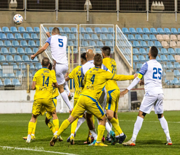 העוזר יעזור? שחקני אשדוד בצהוב (אלכס בוך)