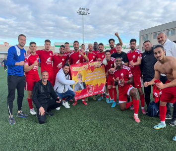 הקדישו את הניצחון לראש העיר. שחקני קלנסוואה בסיום המשחק (הפועל קלנסוואה)