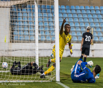 שער הציל מהפסד. עודד בירו חוגג (אלכס בוך)