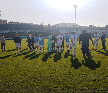שחקני כרמיאל בתום המשחק (מדיה הפועל כרמיאל)
