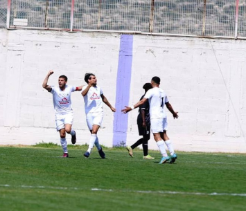 ניצחון גדול. שחקני כפר כנא חוגגים את כיבוש השער (דאפר מאחמיד)