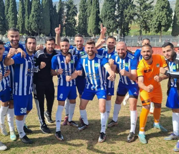 בני אבו סנאן חוגגת (באדיבות הקבוצה)