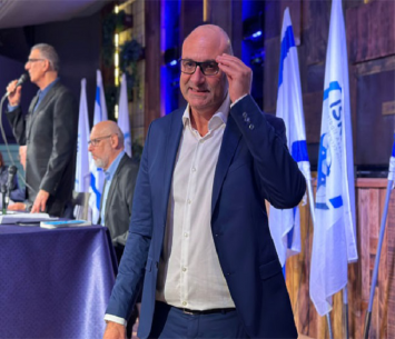 נחוש לקדם שינוים. שינו זוארץ (דאפר מאחמיד)