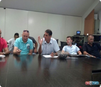 הכנס בצהריים. נציגי ההתאחדות