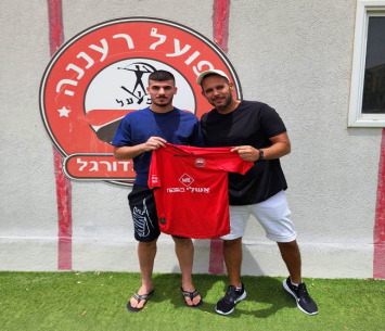 אתגר בקבוצה שמכוונת לצמרת. אחמד רביע לצידו של המאמן, אסי אלימלך