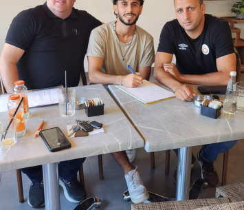 סבג במעמד החתימה