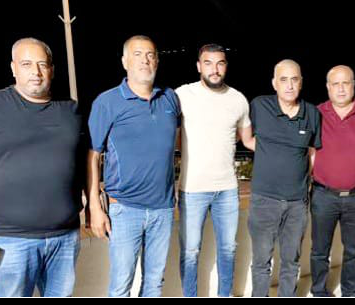 יאסיו במעמד החתימה