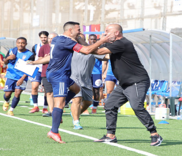 חגגו גם כשחקנים יחדיו. מוסא בן חיים ומאור אסור חוגגים כיבוש שער (בן מלניק)