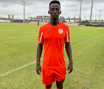 גברה במעמד החתימה