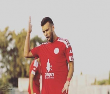 מופתע מהסיטואציה. אחמד סבע (דאפר מאחמיד)