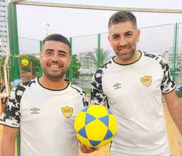 פתיחה חיובית. שמעון אלקבץ (מימין) ועידן שטרית (פייסבוק ביתר יבנה)