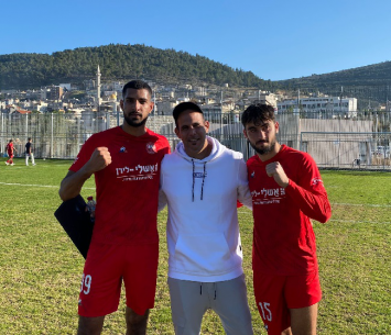 המאמן ושני הכובשים (דוניא גנטוס)