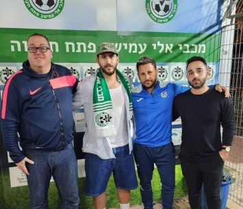 בן דוד במעמד החתימה